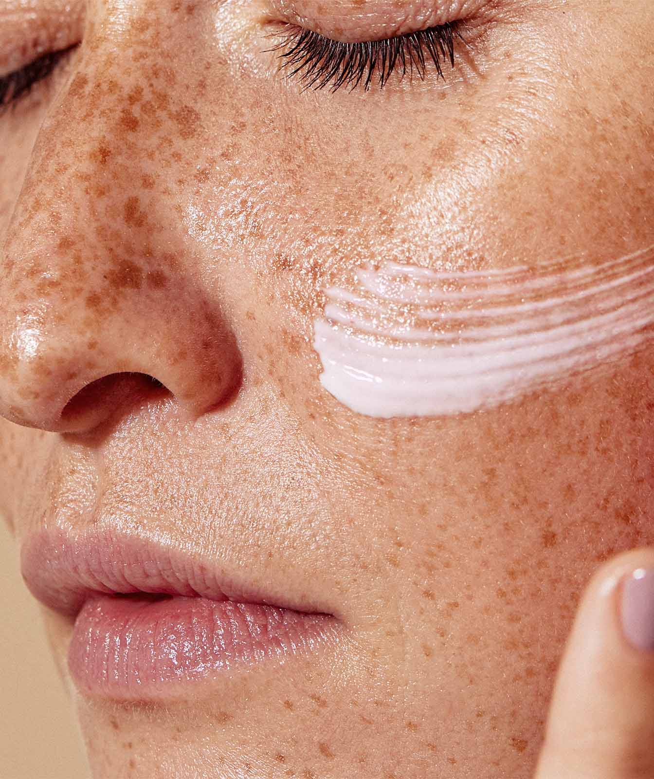 PROTECCIÓN FACIAL MUY ALTA FPS 50+ ABB